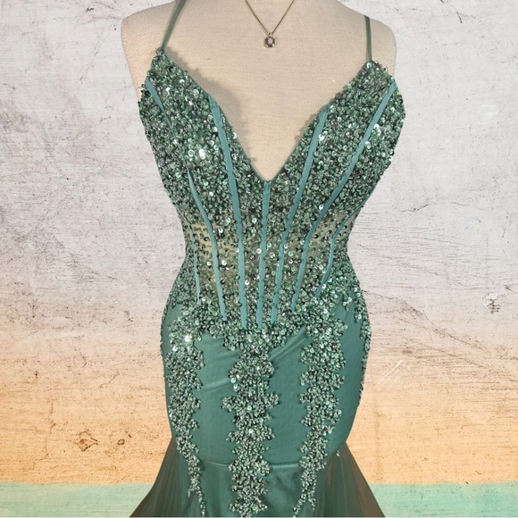 Jovani Green Sequin Beaded Prom Dress Mermaid Style Corset Top and Tulle Sz 4 - Picture 3 of 15